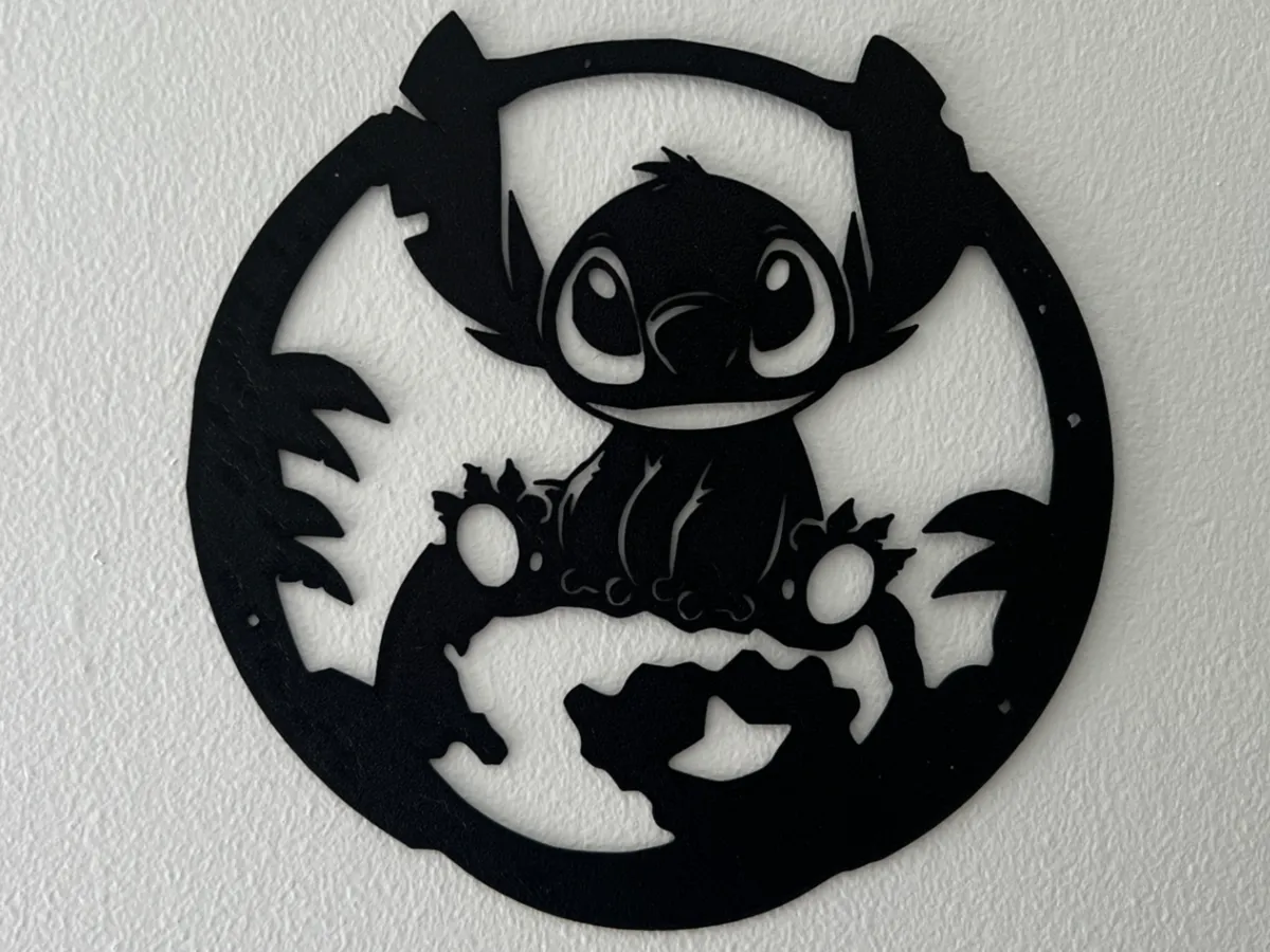 Stitch heureux (art 2D)