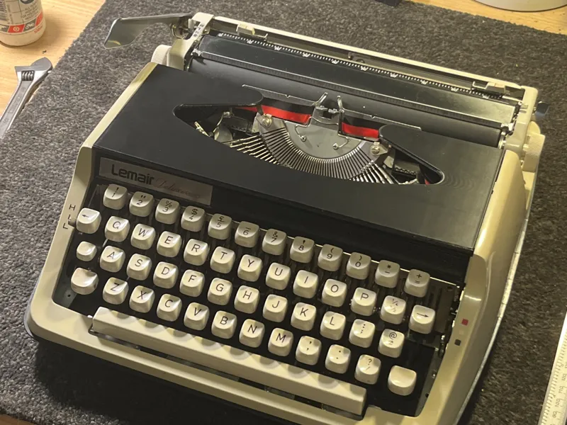 Ribbon cover for Lemair Deluxe 800 Typewriter