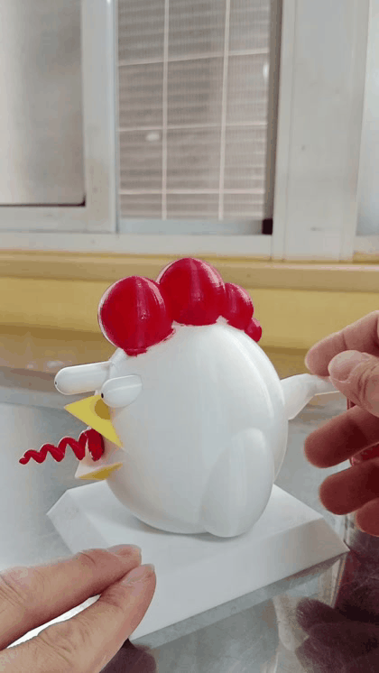 Miniatura 1 do modelo 3D 驚嚇凸眼公雞/愛心凸眼公雞
