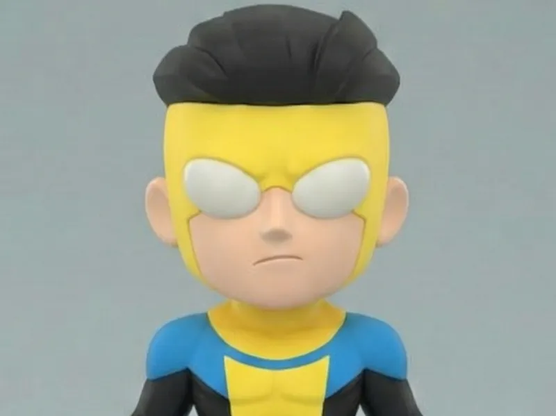 Figura Invencible chibi multicolor