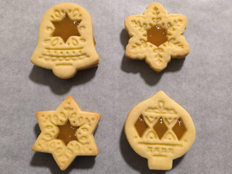 Christmas Stamped Linzers