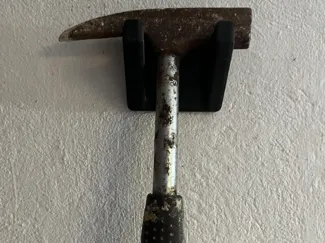 heavy Hammer Hanger