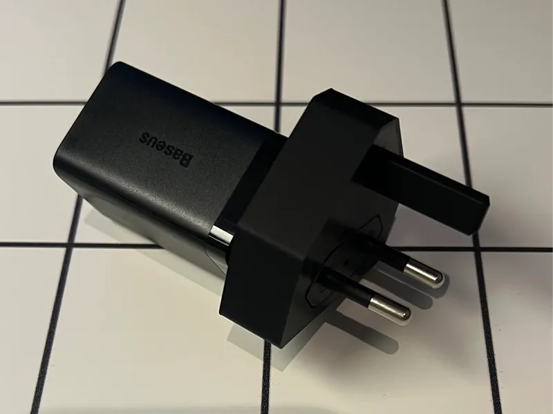 EU to UK power adapter