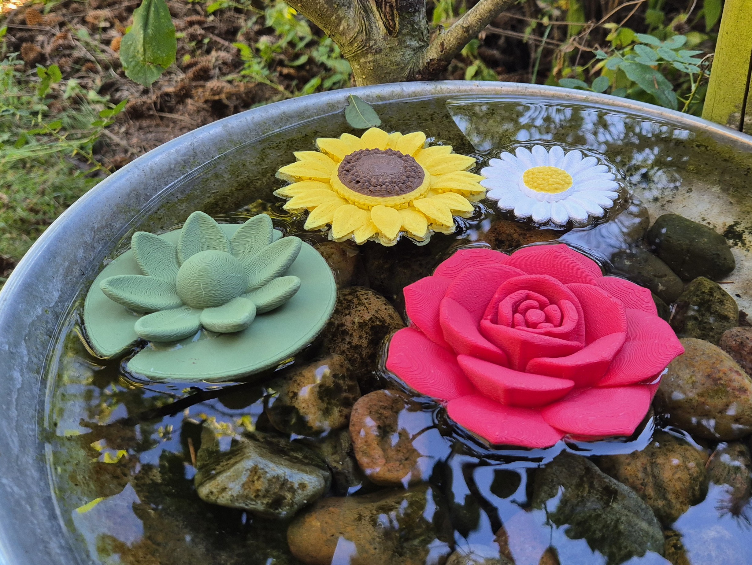 Miniatura 2 do modelo 3D Floating flowers