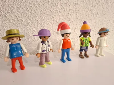 Headwear compatible with Playmobil figures 