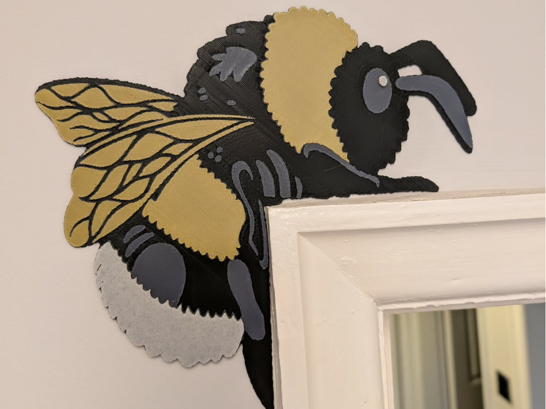 Bumble Bee Corner Door Frame Decoration