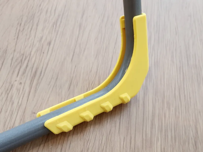 Clothes rack foot for tube frame