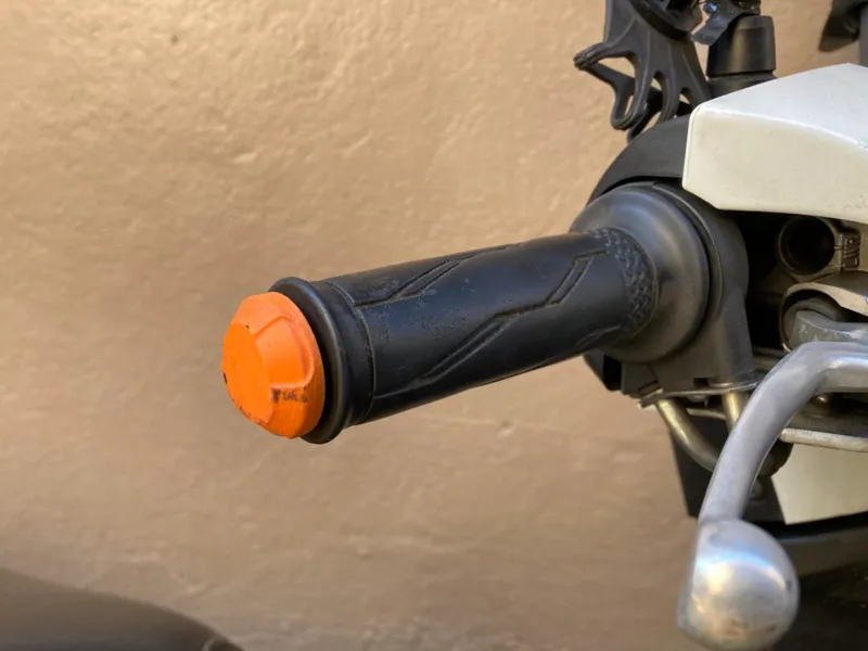 Tampa de guidão Yamaha Fluo ABS (Reposição)