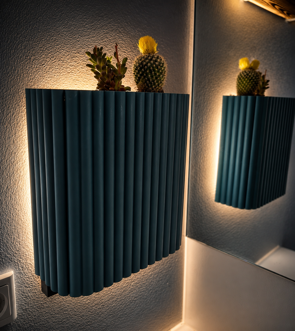 Miniatura 2 do modelo 3D Planter Cabinet Light