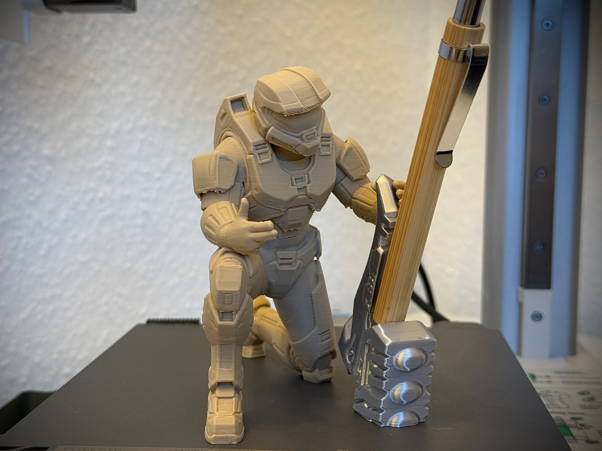 Master chief pen holder