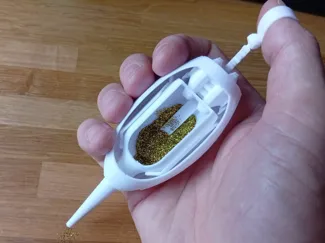 Glitter pen