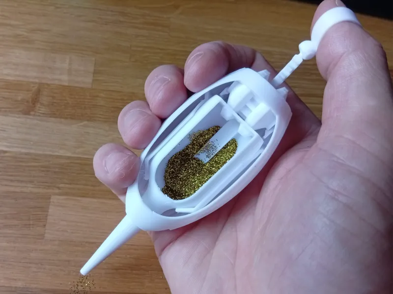 Glitter pen