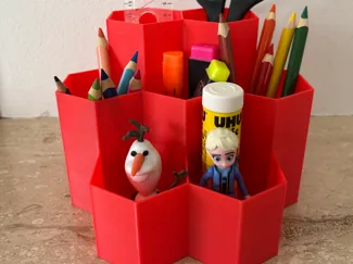 Honeycomb pen holder