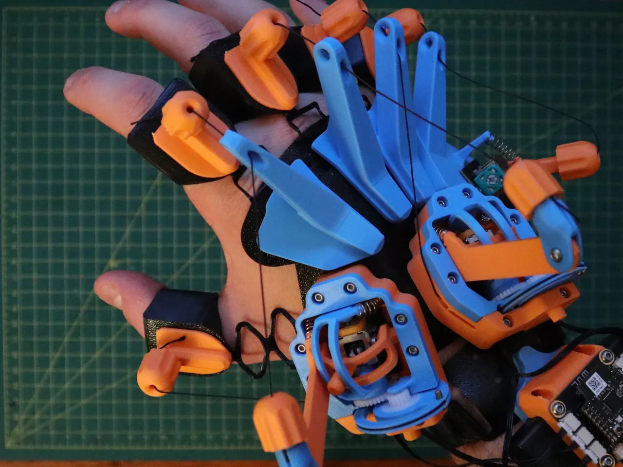 CyberGauntlet: Wearable Controller for CyberBrick view 3