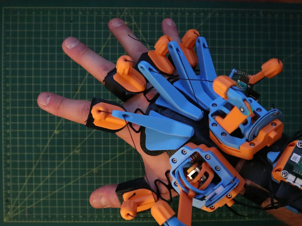 CyberGauntlet: Wearable Controller for CyberBrick view 4