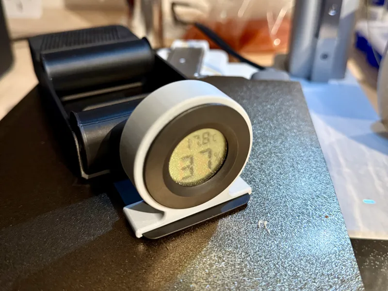 Hygrometer Holder for round Hygrometer (v2)