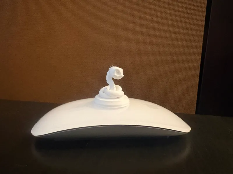 mini serpente da scrivania