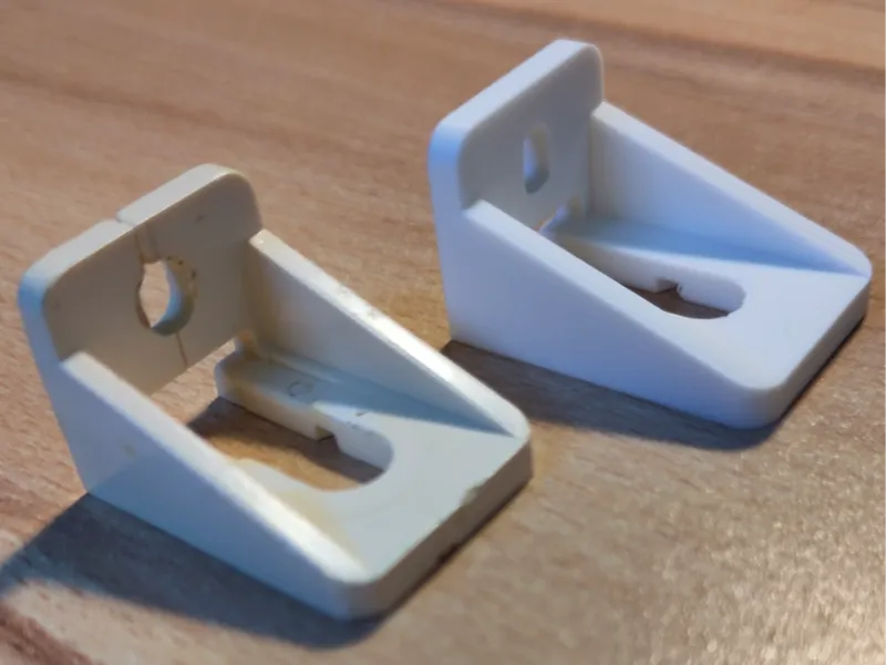 Roller shutter belt winder mounting bracket