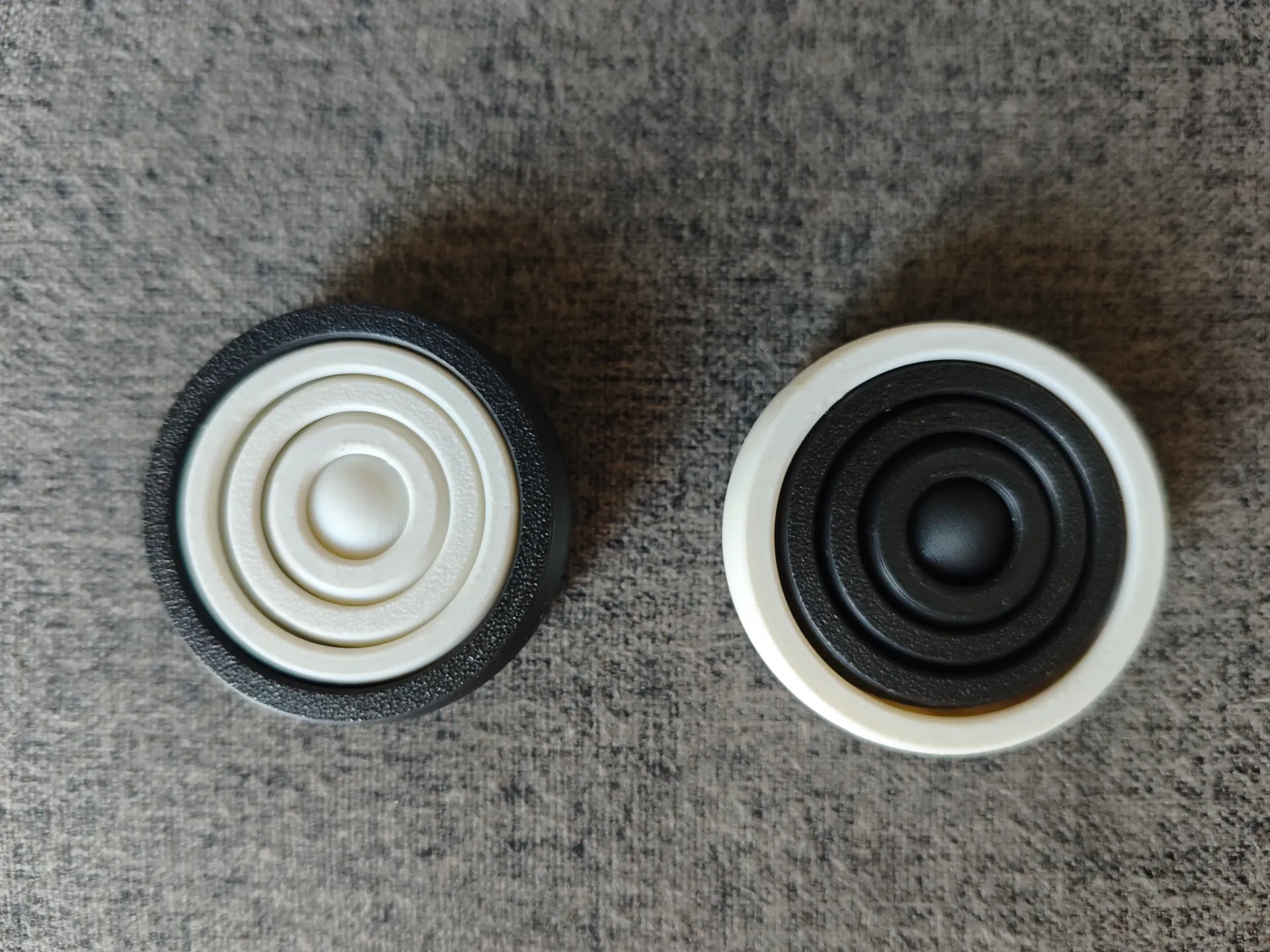 Miniatura 2 do modelo 3D 全方位旋转解压陀螺