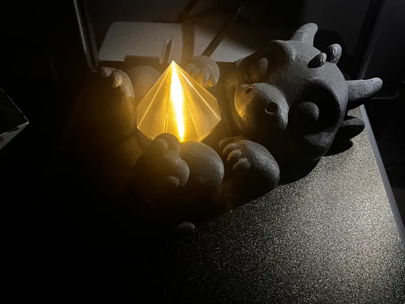 Schlafender Baby-Kristall-Drache mit LED-Teelicht