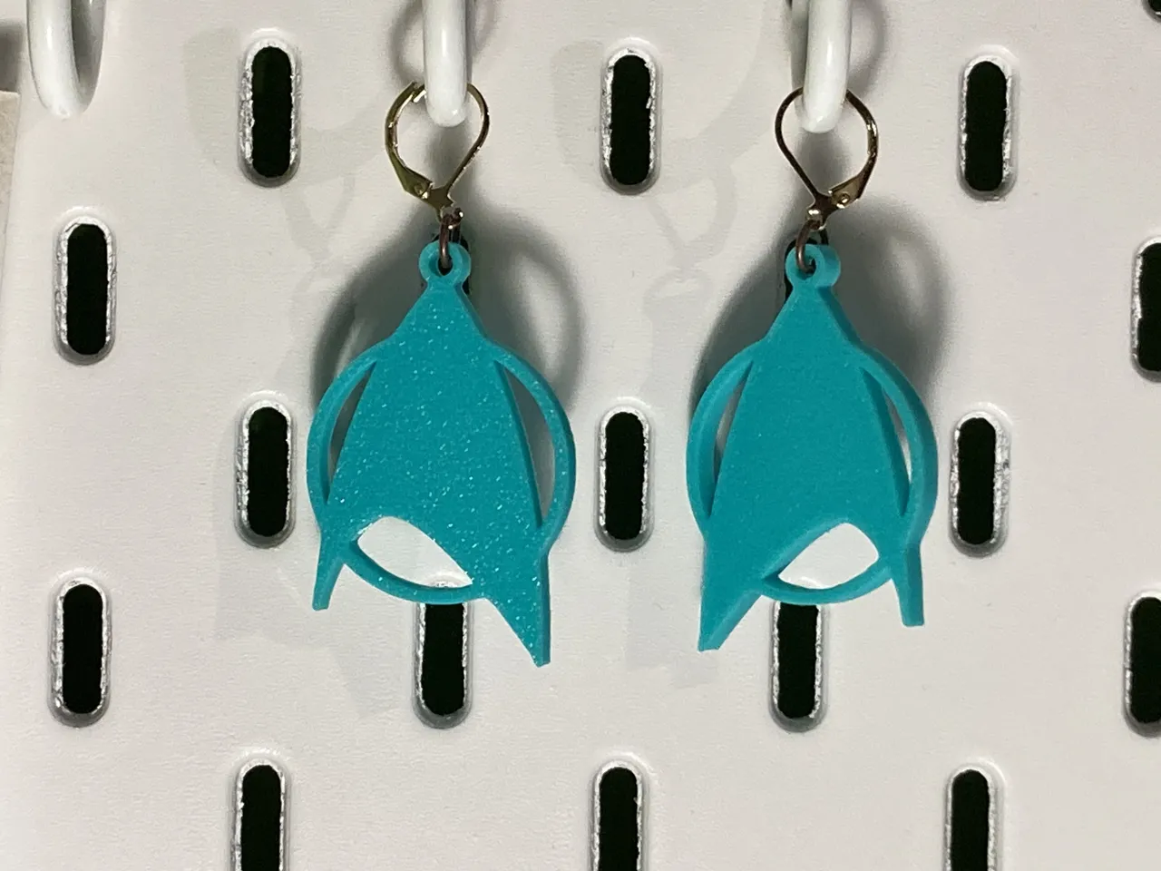 Star Trek Federation Earring view 3