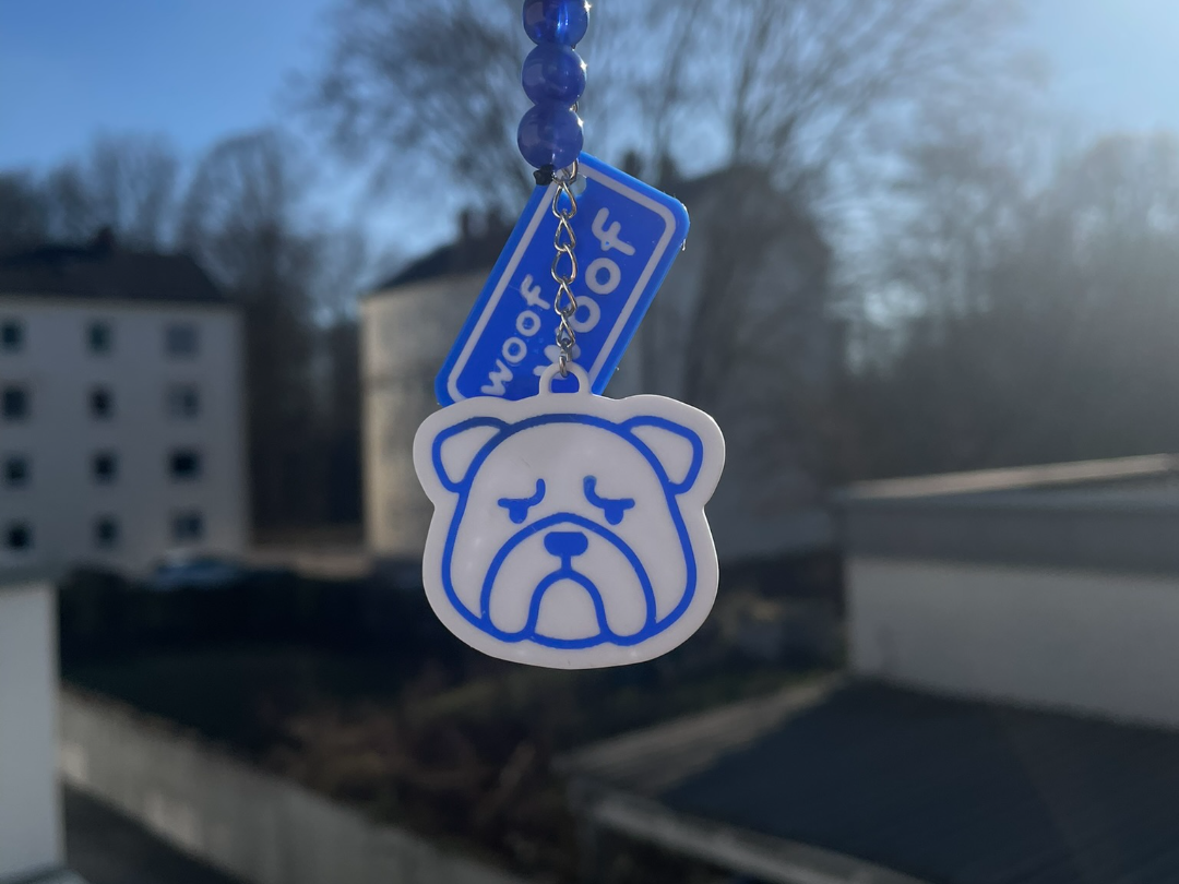 English Bulldog Keychain "woof"