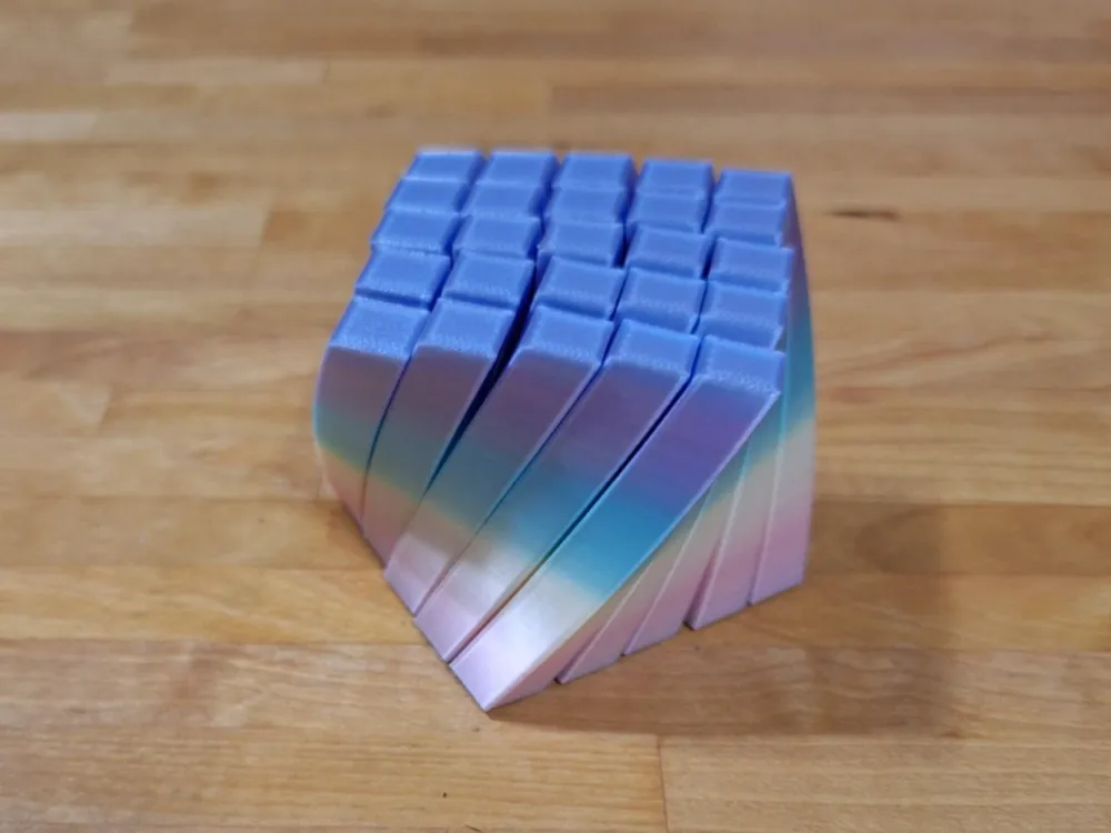 Soporte: Twisted Cube Slime Flexi. Referencia del modelo original.
