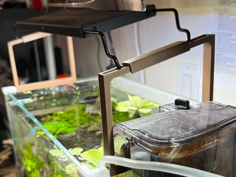 aquarium plant light riser (low glare)