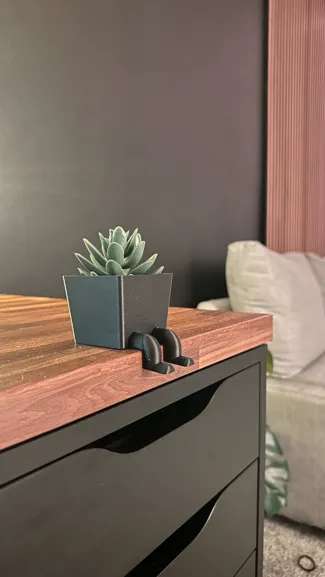 Planter Pot with Hanging Legs Shelf Pot
