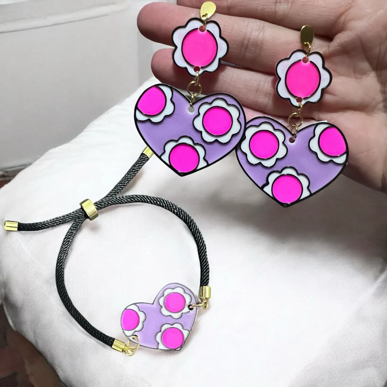 Pendientes y pulsera corazón flores view 2