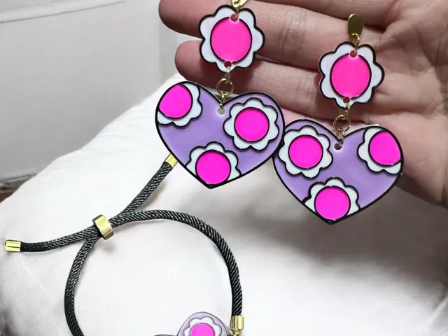 Pendientes y pulsera corazón flores