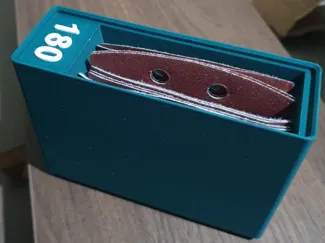Gridfinity sandpaper holder (triangle)