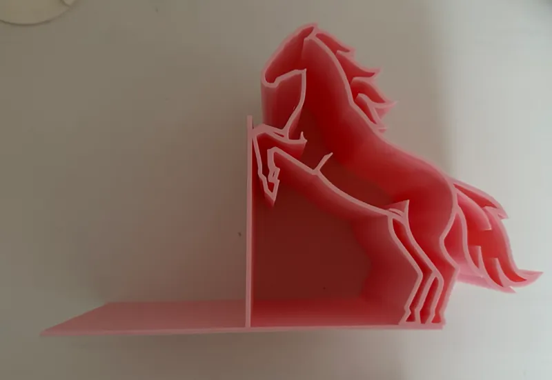 Buchstütze aufbäumendes Pferd