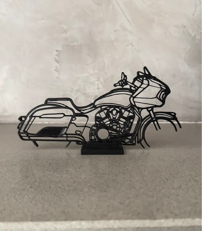 Indian challenger Dark Horse desk decoration