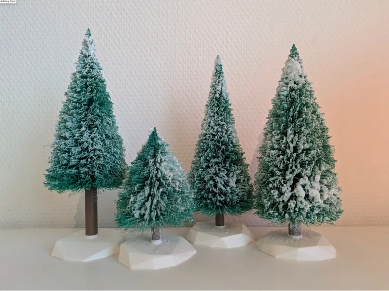 Fully customizable Christmas Tree with Rocky base 