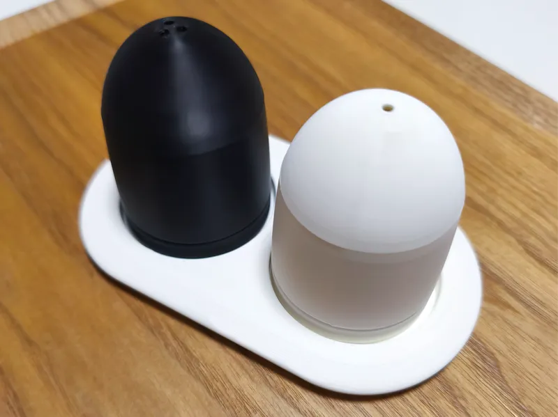 Minimal Salt & Pepper Set with Base