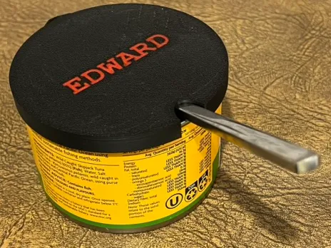 Tin Can Lid With Spoon Outlet