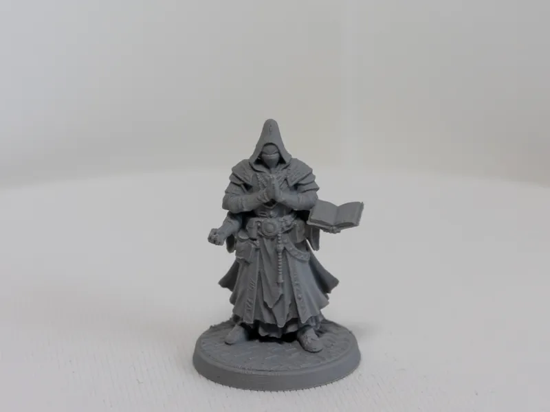 Sci-Fi Miniature: Four-Armed Priest Alien