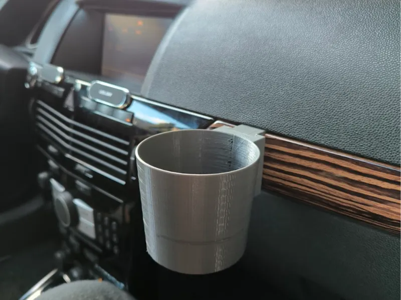 Opel Astra H modular cup holder system