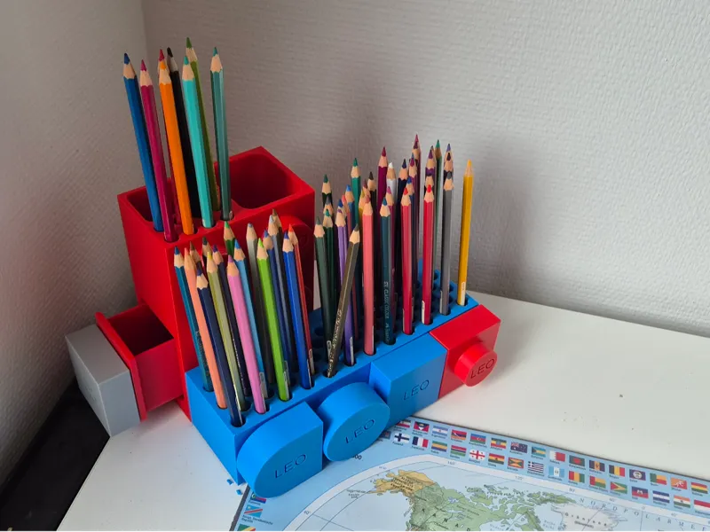 interlocking building blocks pencil holder