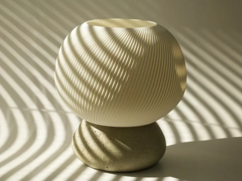 Elumara desk lamp