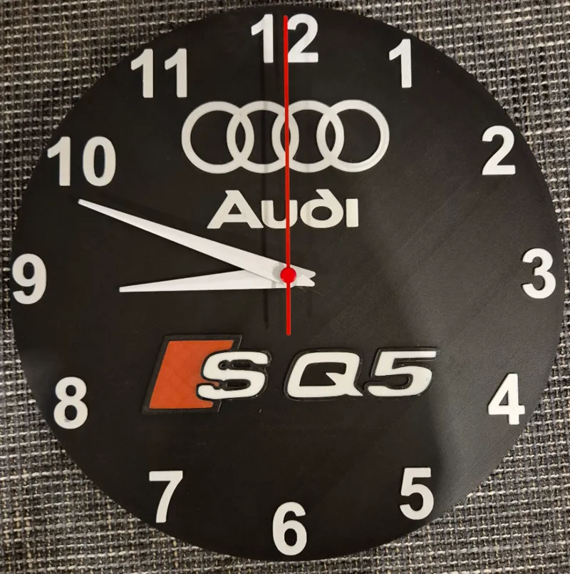 Audi SQ5 Uhr