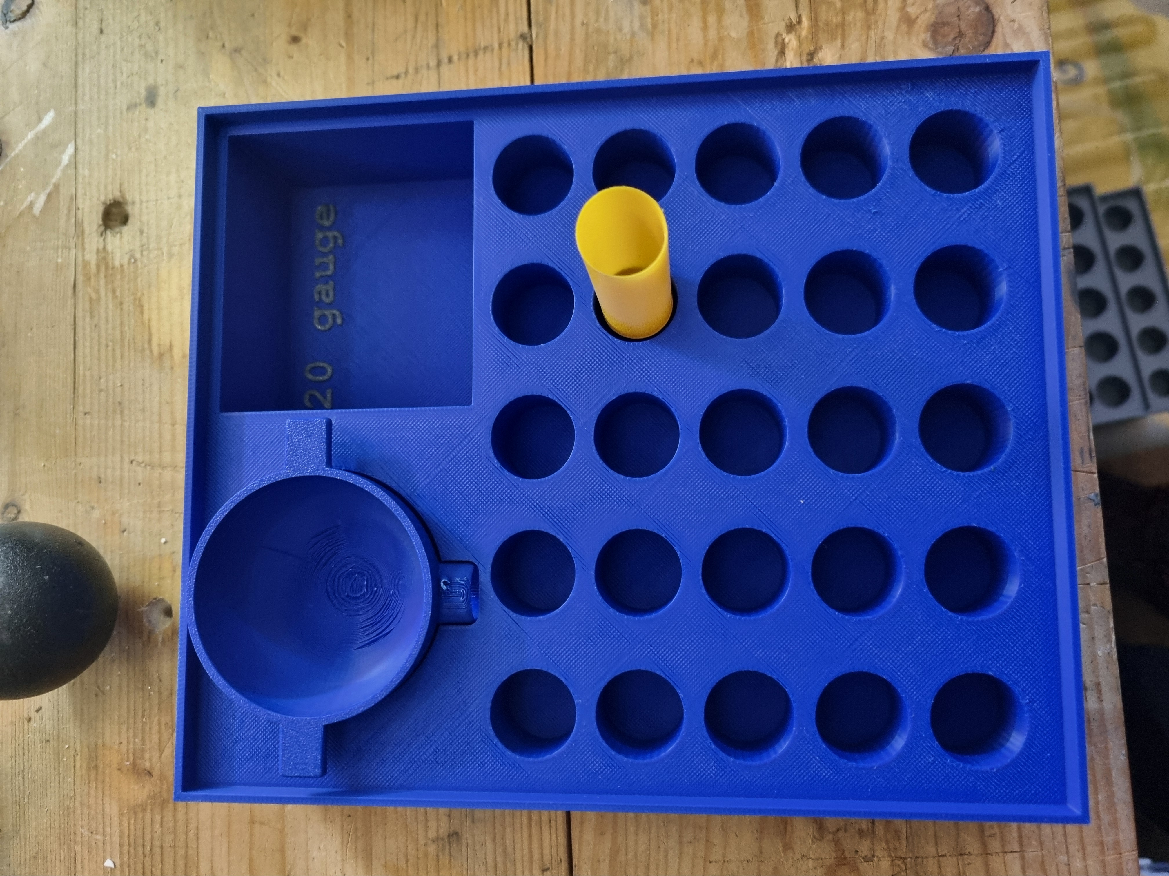 Miniatura 3 do modelo 3D Shotshell Reloading Tray with Measuring Cup
