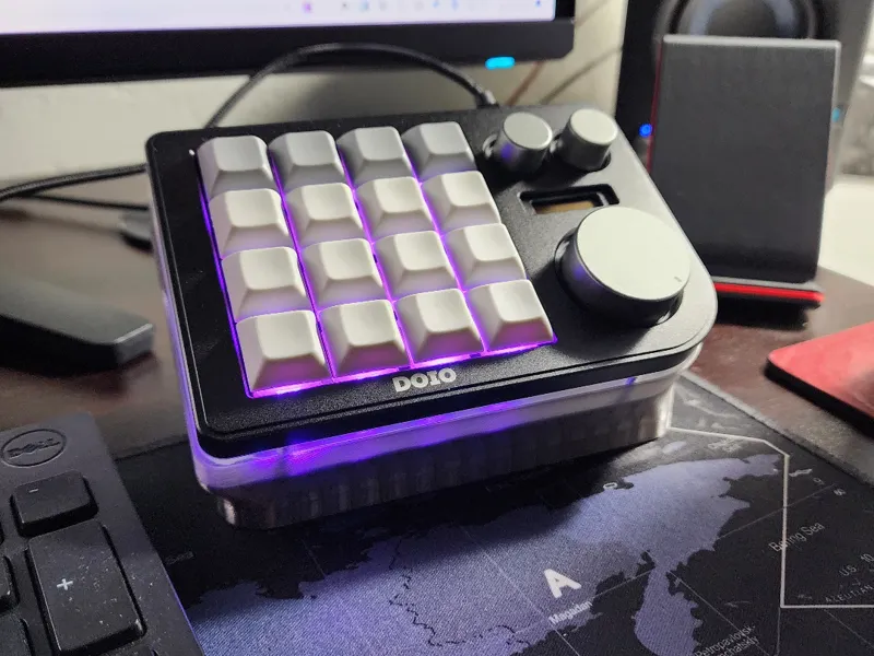 Megalodon Macro Pad - 30 degree stand