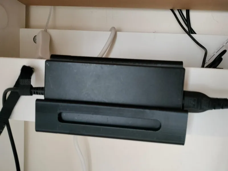 Supporto per alimentatore pc