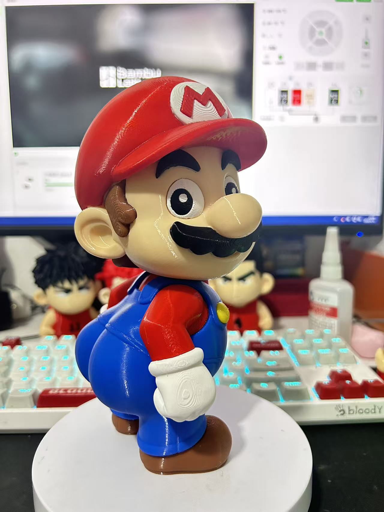 Miniatura 2 do modelo 3D 拥有性感小翘臀的Q版马里奥Mario既迷人又可爱，多色拆件打印 无需AMS