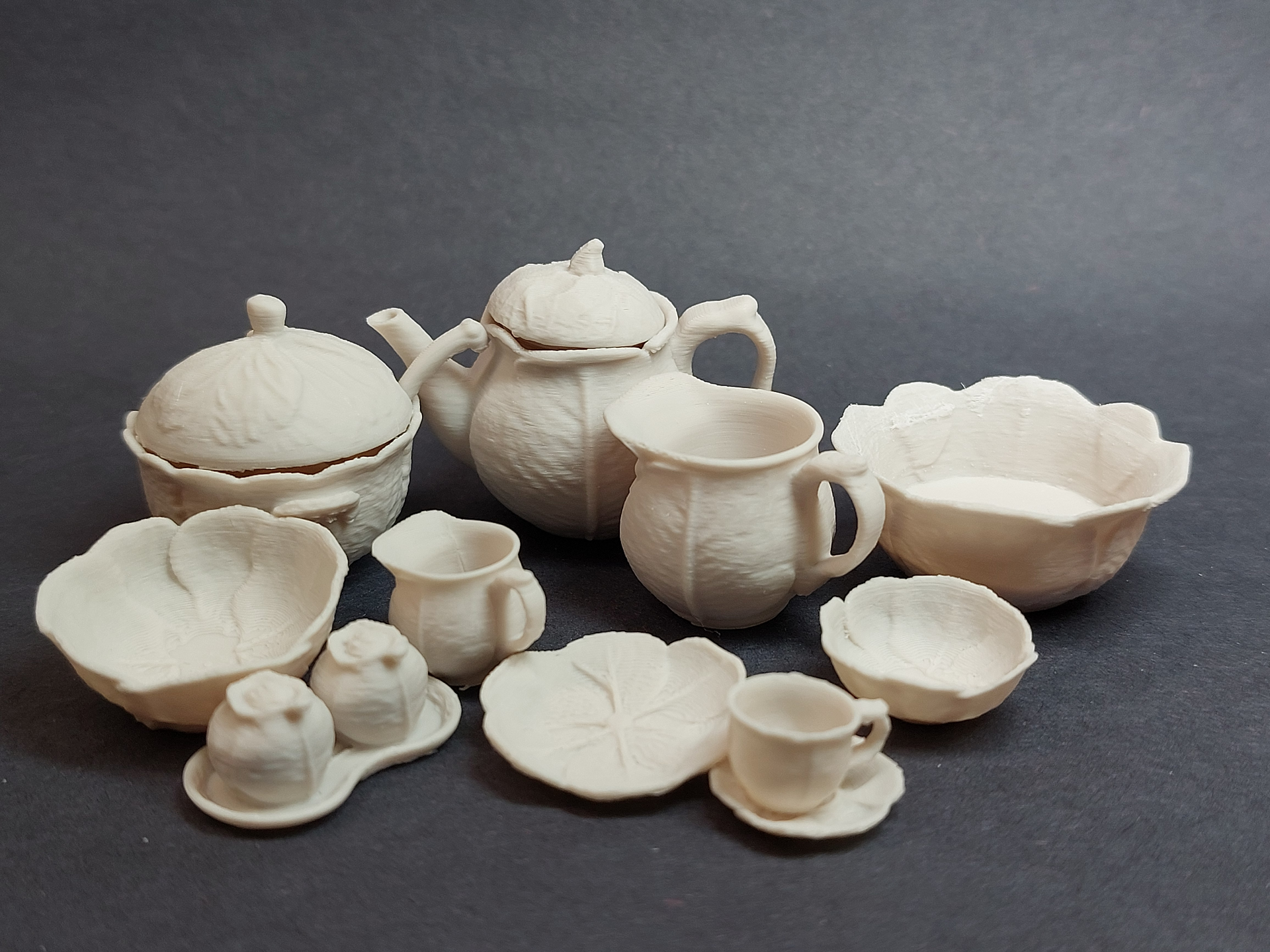 Miniature Cabbage Dishware and Canisters - 1