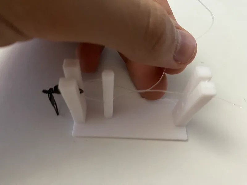 Clinch knot tying tool | supportoPerFareNodiClinch