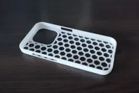 Coque iPhone 15 Pro — motif hexagone — photo 3