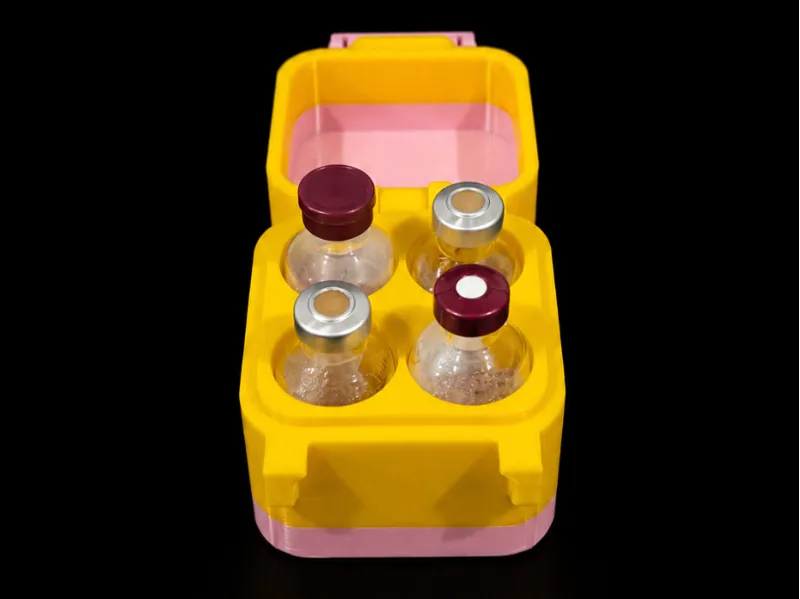 Compact 10ml insulin / peptide holder (4 vials)